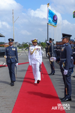 COMMANDER OF THE SRI LANKA NAVY CALLS ON THE COMMANDER OF THE AIR FORCE