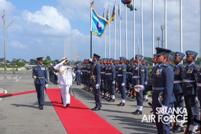 COMMANDER OF THE SRI LANKA NAVY CALLS ON THE COMMANDER OF THE AIR
FORCE