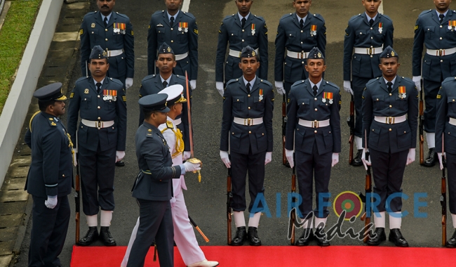 Newly Appointed Commander of the Navy Calls on the Commander of the Air Force