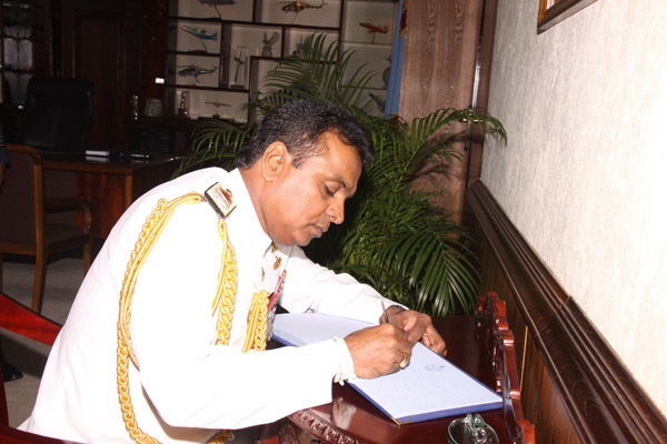 Navy Commander visits CDS