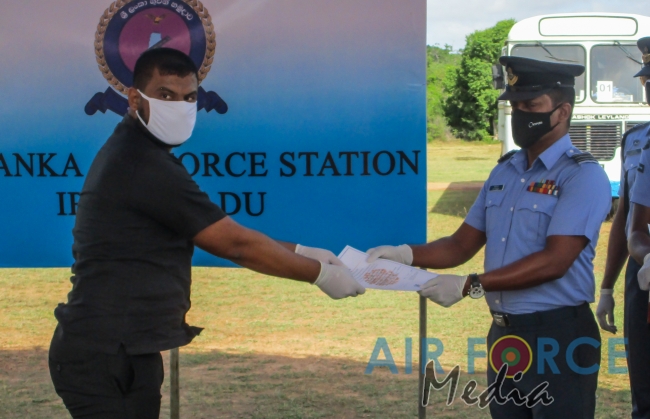 27 Naval Personnel Leave SLAF Quarantine Centre Iranamadu