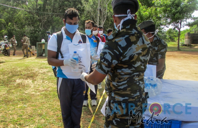 27 Naval Personnel Leave SLAF Quarantine Centre Iranamadu