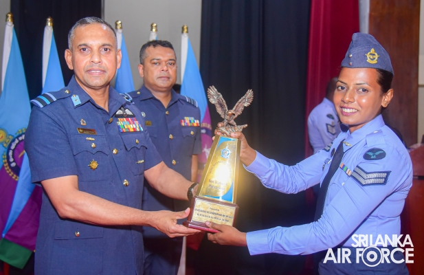 CERTIFICATE
AWARDING CEREMONY OF NO. 22 ENGLISH MEDIUM AND NO. 93 SINHALA MEDIUM
NON-COMMISSIONED OFFICERS' MANAGEMENT COURSES