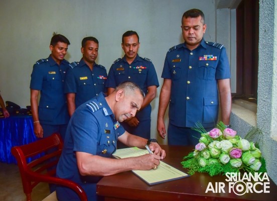 CERTIFICATE
AWARDING CEREMONY OF NO. 22 ENGLISH MEDIUM AND NO. 93 SINHALA MEDIUM
NON-COMMISSIONED OFFICERS' MANAGEMENT COURSES