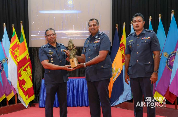 CERTIFICATE AWARDING CEREMONY OF NO. 25 ENGLISH MEDIUM AND NO. 96 SINHALA MEDIUM NON-COMMISSIONED OFFICERS' MANAGEMENT COURSES