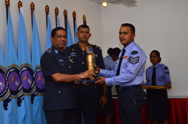 The Certificate
Awarding Ceremony of the No 59 Non Commissioned Officers’ Management
Course