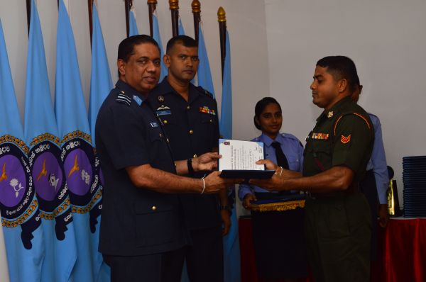 The Certificate
Awarding Ceremony of the No 59 Non Commissioned Officers’ Management
Course