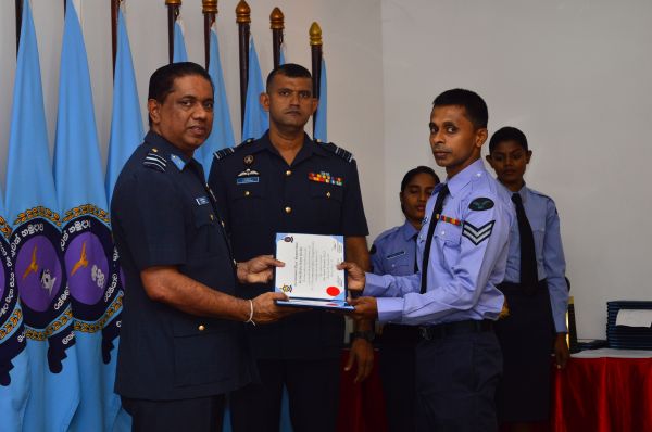 The Certificate
Awarding Ceremony of the No 59 Non Commissioned Officers’ Management
Course