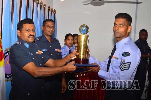The Certificate
Awarding Ceremony of the no 63 Non Commissioned Officers’ Management
Course