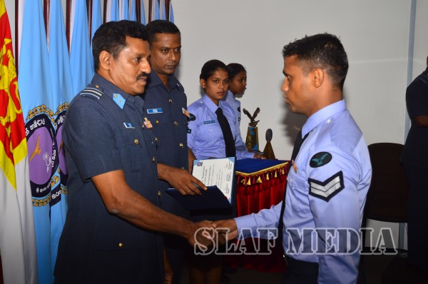 The Certificate
Awarding Ceremony of the no 63 Non Commissioned Officers’ Management
Course