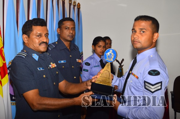 The Certificate
Awarding Ceremony of the no 63 Non Commissioned Officers’ Management
Course