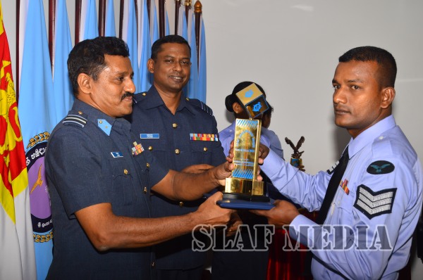 The Certificate
Awarding Ceremony of the no 63 Non Commissioned Officers’ Management
Course