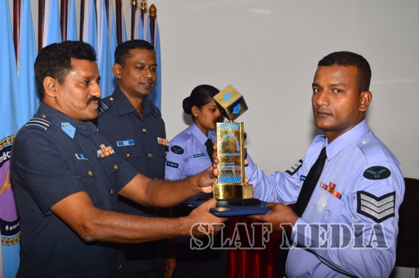 The Certificate
Awarding Ceremony of the no 63 Non Commissioned Officers’ Management
Course