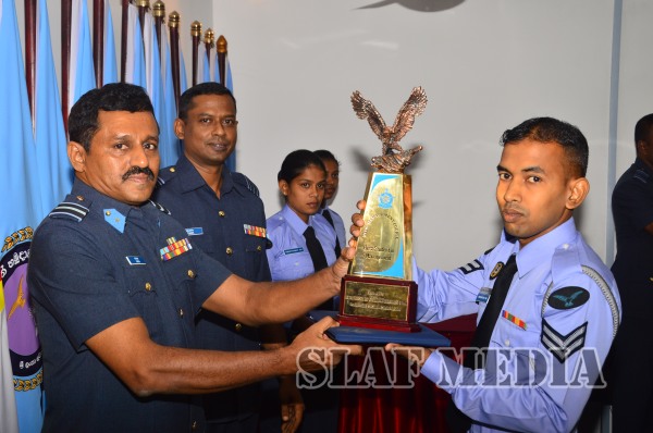 The Certificate
Awarding Ceremony of the no 63 Non Commissioned Officers’ Management
Course