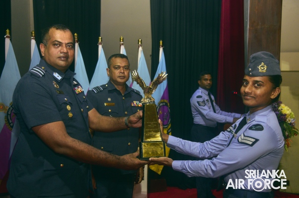 CERTIFICATE AWARDING CEREMONY OF NO. 21 ENGLISH MEDIUM AND NO. 92
SINHALA MEDIUM NON-COMMISSIONED OFFICERS’ MANAGEMENT COURSES