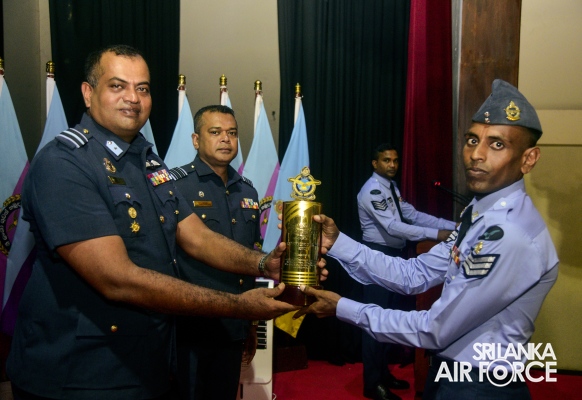 CERTIFICATE AWARDING CEREMONY OF NO. 21 ENGLISH MEDIUM AND NO. 92
SINHALA MEDIUM NON-COMMISSIONED OFFICERS’ MANAGEMENT COURSES