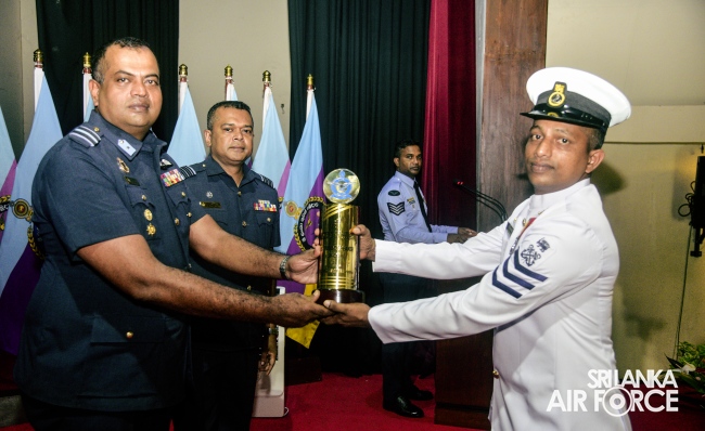 CERTIFICATE AWARDING CEREMONY OF NO. 21 ENGLISH MEDIUM AND NO. 92
SINHALA MEDIUM NON-COMMISSIONED OFFICERS’ MANAGEMENT COURSES