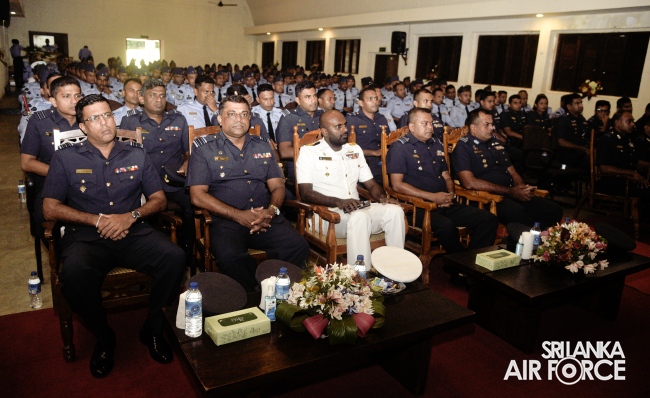 CERTIFICATE AWARDING CEREMONY OF NO. 21 ENGLISH MEDIUM AND NO. 92
SINHALA MEDIUM NON-COMMISSIONED OFFICERS’ MANAGEMENT COURSES