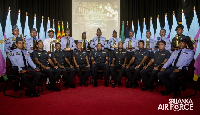 CERTIFICATE AWARDING CEREMONY OF NO. 21 ENGLISH MEDIUM AND NO. 92
SINHALA MEDIUM NON-COMMISSIONED OFFICERS’ MANAGEMENT COURSES