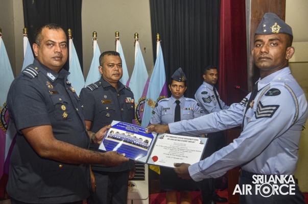 CERTIFICATE AWARDING CEREMONY OF NO. 21 ENGLISH MEDIUM AND NO. 92
SINHALA MEDIUM NON-COMMISSIONED OFFICERS’ MANAGEMENT COURSES