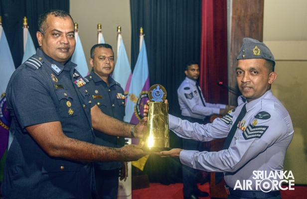 CERTIFICATE AWARDING CEREMONY OF NO. 21 ENGLISH MEDIUM AND NO. 92
SINHALA MEDIUM NON-COMMISSIONED OFFICERS’ MANAGEMENT COURSES