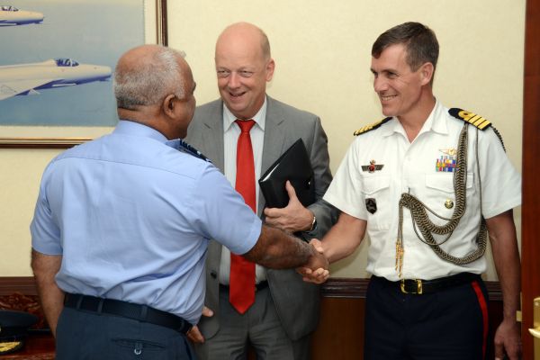 Netherlands Ambassador Calls on the SLAF Commander