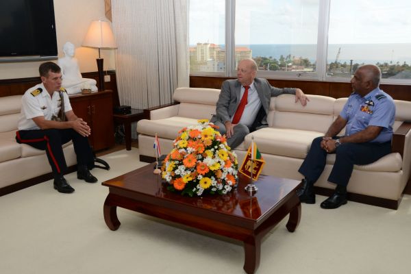 Netherlands Ambassador Calls on the SLAF Commander