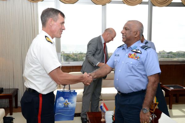 Netherlands Ambassador Calls on the SLAF Commander