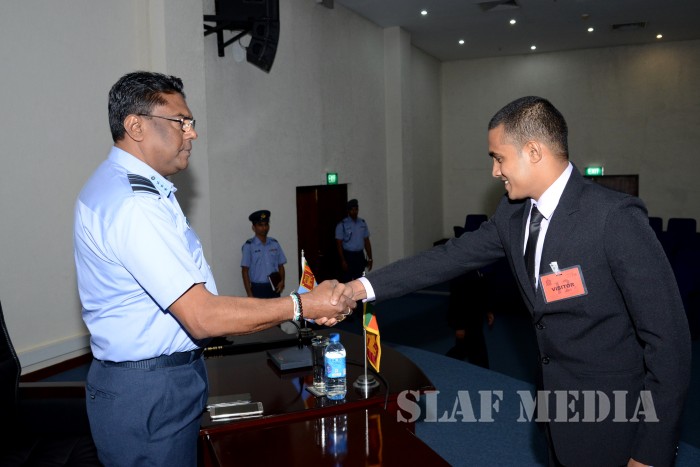 Newly Enlisted Student Officers Take Oaths