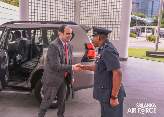 HIGH COMMISSIONER OF NEW ZEALAND TO SRI LANKA CALLS ON THE
COMMANDER OF THE AIR FORCE