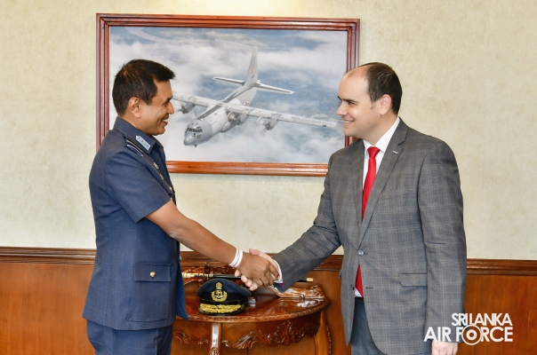 HIGH COMMISSIONER OF NEW ZEALAND TO SRI LANKA CALLS ON THE
COMMANDER OF THE AIR FORCE