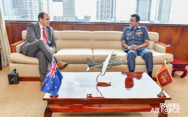 HIGH COMMISSIONER OF NEW ZEALAND TO SRI LANKA CALLS ON THE
COMMANDER OF THE AIR FORCE