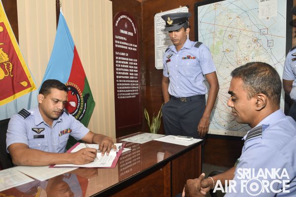 THE CHANGE
OF COMMAND AT NO.06 AIR DEFENCE RADAR SQUADRON SLAF ACADEMY CHINA BAY