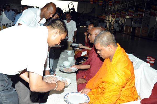 අංක 12 බළඝණයෙහි පිරිත් පිංකමක්