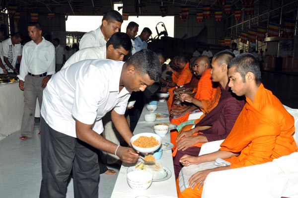 අංක 12 බළඝණයෙහි පිරිත් පිංකමක්