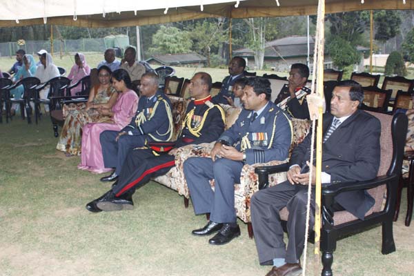 124 Gunners Complete Advanced Training at Palaly