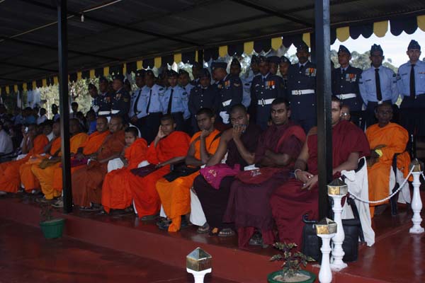 124 Gunners Complete Advanced Training at Palaly