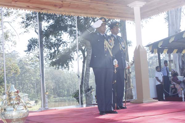 124 Gunners Complete Advanced Training at Palaly