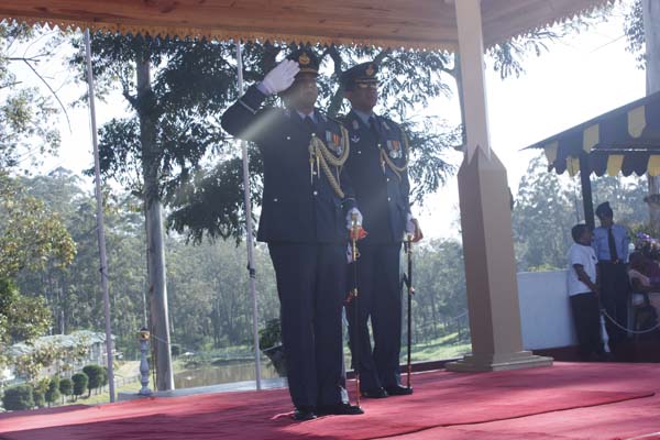 124 Gunners Complete Advanced Training at Palaly