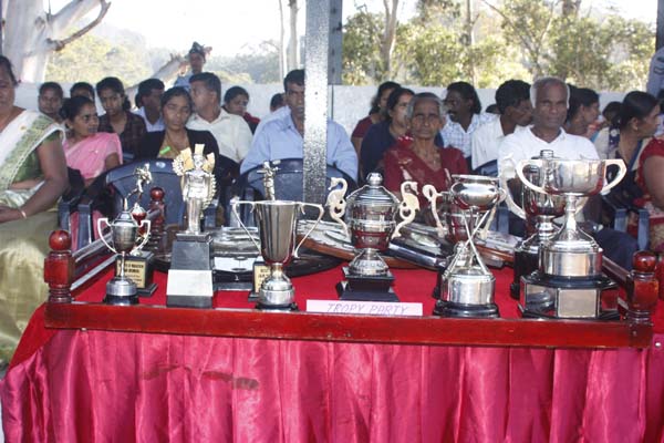 124 Gunners Complete Advanced Training at Palaly