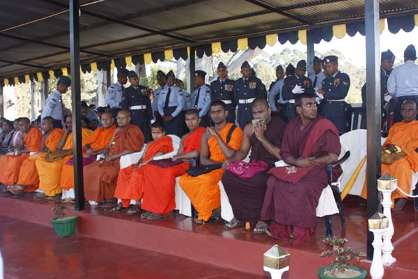 124 Gunners Complete Advanced Training at Palaly