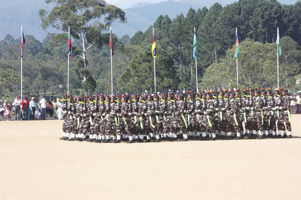 124 Gunners Complete Advanced Training at Palaly