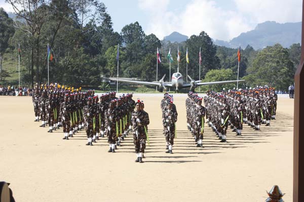 124 Gunners Complete Advanced Training at Palaly