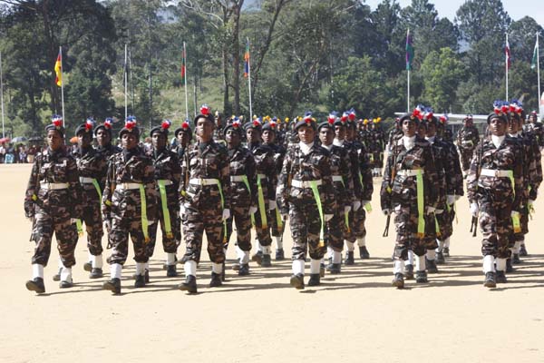 124 Gunners Complete Advanced Training at Palaly