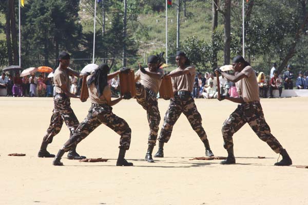 124 Gunners Complete Advanced Training at Palaly