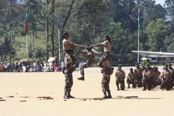 124 Gunners Complete Advanced Training at Palaly