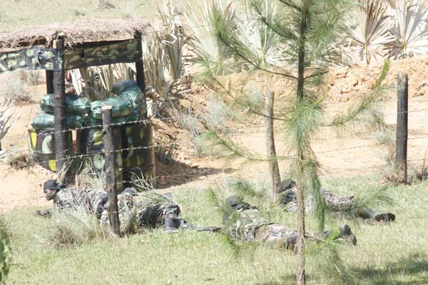124 Gunners Complete Advanced Training at Palaly