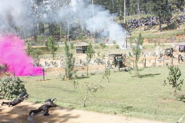 124 Gunners Complete Advanced Training at Palaly