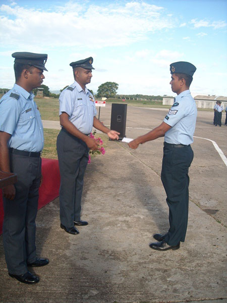 පියාසර පුහුණු පක්ෂාංගය 60 වන සංවත්සරය සමරයි