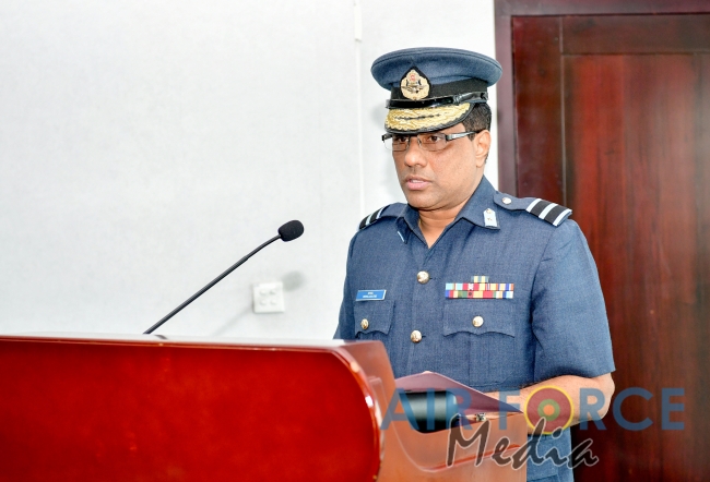Newly Enlisted Student Officers Take Oaths